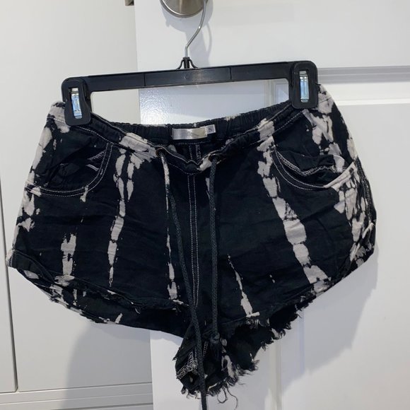 Millau Pants - Millau Tie Dye Shorts